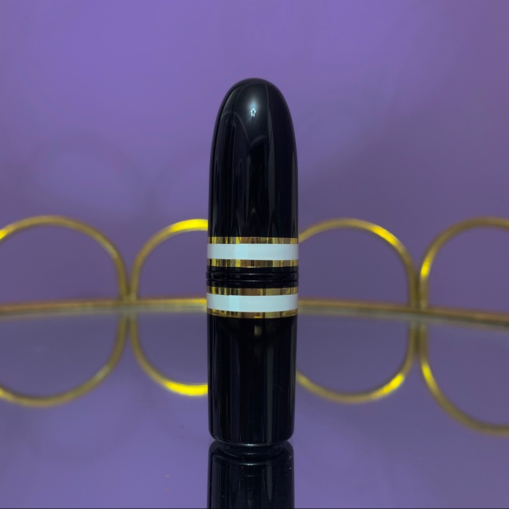 Limited Edition MAC Lipstick - Picture 2 of 3